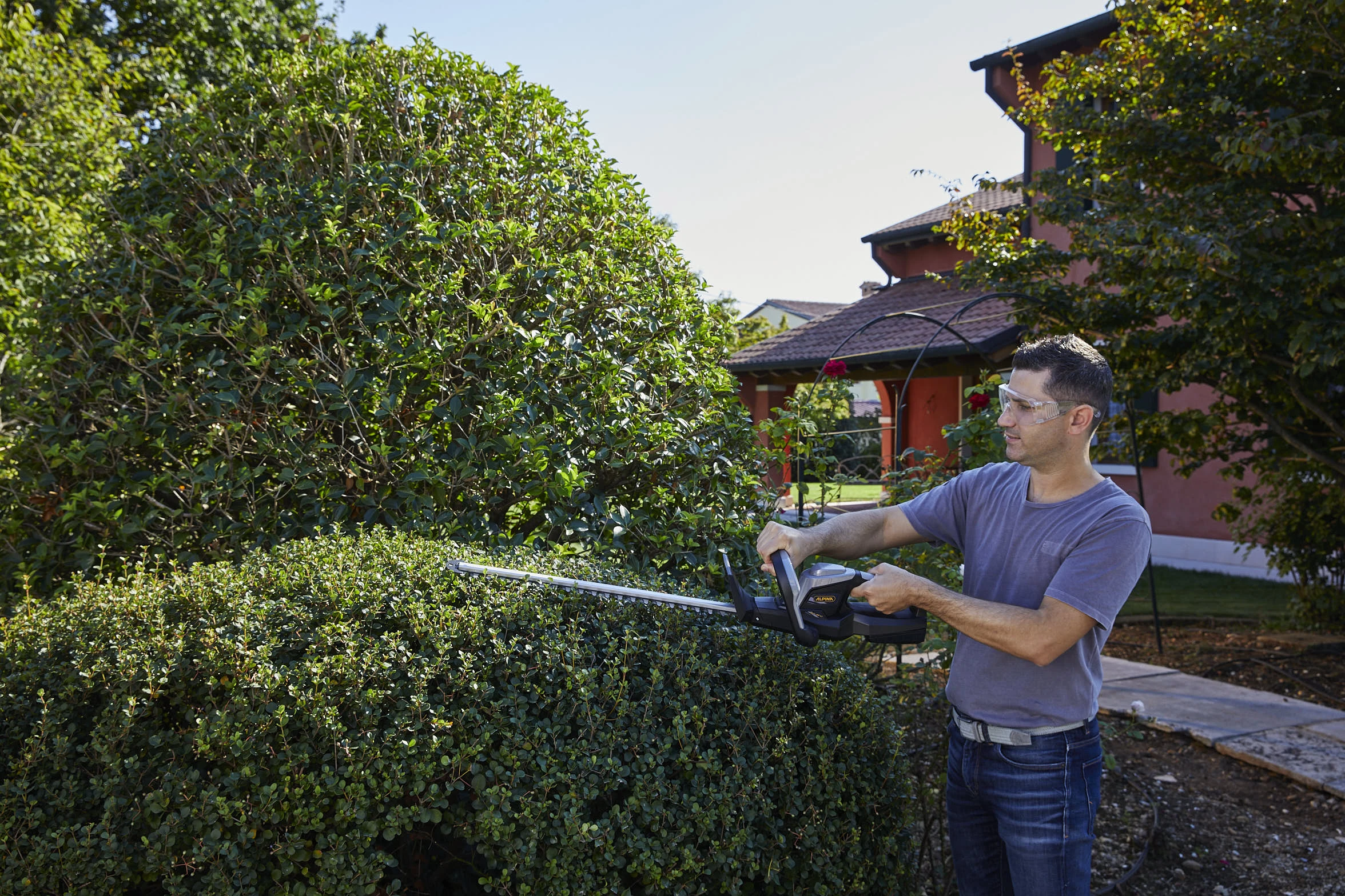 ALPINA Akku-Heckenschere AHT 20 Li - Inkl. 2 Ah Akku U. Ladegerät - Image 6